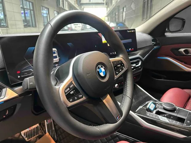 BMW 3 Series 2023 325Li M Conjunto deportivo interior foto 12 BMW 3 Series 2023 325Li M Conjunto deportivo interior foto 12