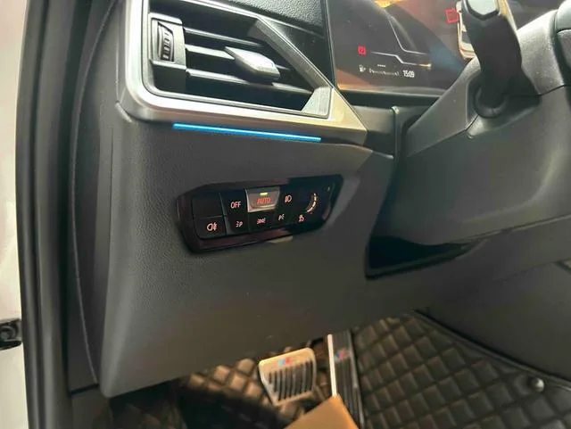 BMW 3 Series 2023 325Li M Conjunto deportivo interior foto 13 BMW 3 Series 2023 325Li M Conjunto deportivo interior foto 13