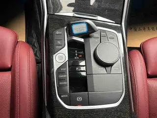 BMW 3 Series 2023 325Li M Conjunto deportivo interior foto 15 BMW 3 Series 2023 325Li M Conjunto deportivo interior foto 15