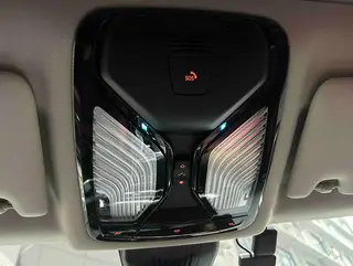 BMW 3 Series 2023 325Li M Conjunto deportivo interior foto 16 BMW 3 Series 2023 325Li M Conjunto deportivo interior foto 16