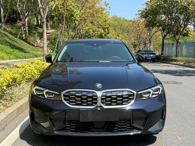 BMW 3 Series 2025 325Li M Ensemble de sport extérieur photo 2