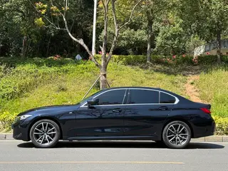 BMW 3 Series 2025 325Li M Ensemble de sport extérieur photo 4