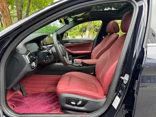 BMW 5 Series 2022 Reforma 525Li M Conjunto deportivo interior foto 9 BMW 5 Series 2022 Reforma 525Li M Conjunto deportivo interior foto 9