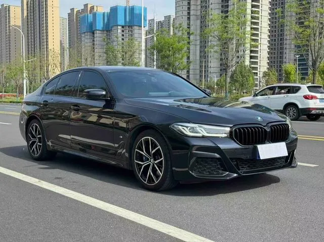 BMW 5 Series 2022 530i M Sports suit exterior photo 3 BMW 5 Series 2022 530i M Sports suit exterior photo 3