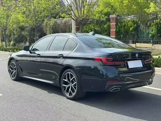 BMW 5 Series 2022 530i M Sports suit interior photo 7 BMW 5 Series 2022 530i M Sports suit interior photo 7