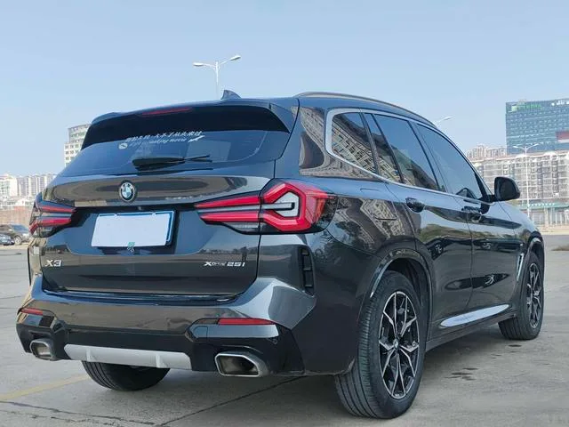 BMW X3 2022 xDrive25i M Conjunto deportivo exterior foto 4 BMW X3 2022 xDrive25i M Conjunto deportivo exterior foto 4
