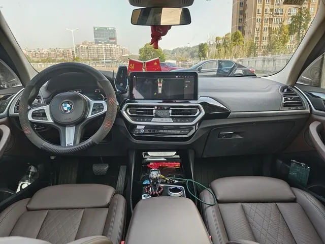 BMW X3 2022 xDrive25i M Conjunto deportivo exterior foto 10 BMW X3 2022 xDrive25i M Conjunto deportivo exterior foto 10