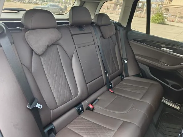 BMW X3 2022 xDrive25i M Conjunto deportivo interior foto 13 BMW X3 2022 xDrive25i M Conjunto deportivo interior foto 13