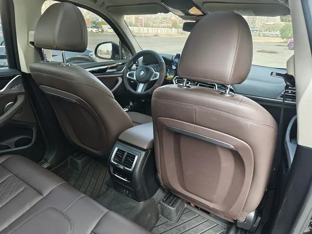 BMW X3 2022 xDrive25i M Conjunto deportivo interior foto 14 BMW X3 2022 xDrive25i M Conjunto deportivo interior foto 14