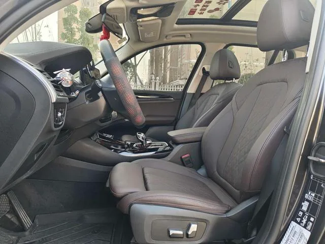 BMW X3 2022 xDrive25i M Conjunto deportivo interior foto 19 BMW X3 2022 xDrive25i M Conjunto deportivo interior foto 19