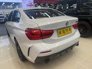 BMW 1 Series 2021 125i M Édition de nuit sportive Yao extérieur photo 4