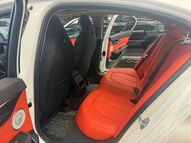 BMW 1 Series 2021 125i M Édition de nuit sportive Yao intérieur photo 9