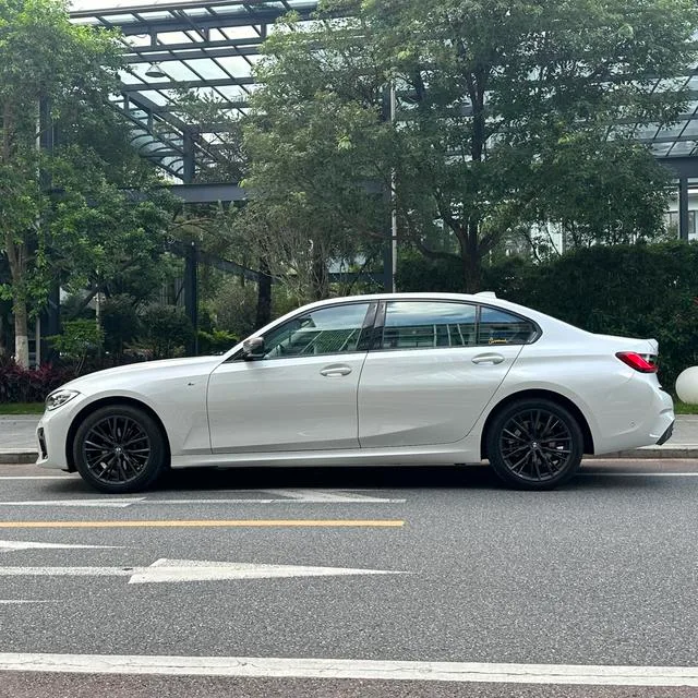 BMW 3 Series 2022 325Li M Sports Night Suit exterior photo 5