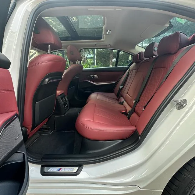 BMW 3 Series 2022 325Li M Sports Night Suit interior photo 17