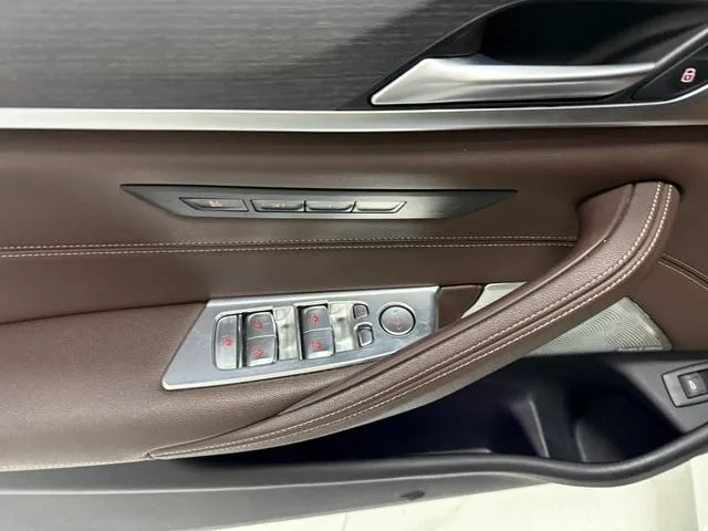 BMW 5 Series 2022 Second change 530Li Premium Class M Sports suit exterior photo 10 BMW 5 Series 2022 Second change 530Li Premium Class M Sports suit exterior photo 10