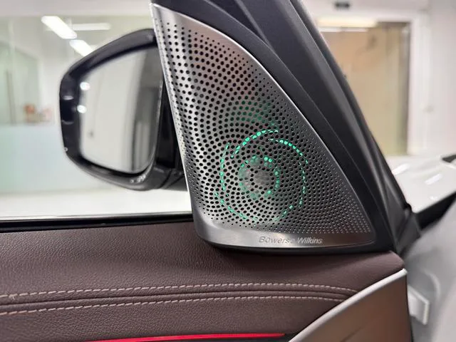 BMW 5 Series 2022 Second change 530Li Premium Class M Sports suit interior photo 13 BMW 5 Series 2022 Second change 530Li Premium Class M Sports suit interior photo 13