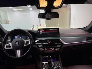 BMW 5 Series 2022 Second change 530Li Premium Class M Sports suit interior photo 17 BMW 5 Series 2022 Second change 530Li Premium Class M Sports suit interior photo 17