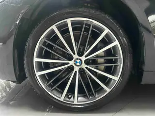 BMW 5 Series 2023 530Li Лидирующий M Спортивный костюм экстерьер фото 2 BMW 5 Series 2023 530Li Лидирующий M Спортивный костюм экстерьер фото 2