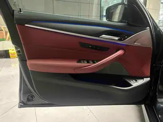 BMW 5 Series 2023 530Li Лидирующий M Спортивный костюм экстерьер фото 5 BMW 5 Series 2023 530Li Лидирующий M Спортивный костюм экстерьер фото 5