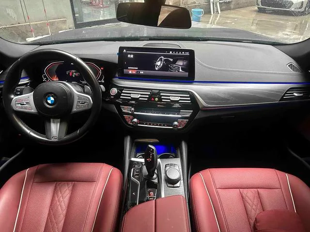 BMW 5 Series 2023 530Li Лидирующий M Спортивный костюм экстерьер фото 6 BMW 5 Series 2023 530Li Лидирующий M Спортивный костюм экстерьер фото 6