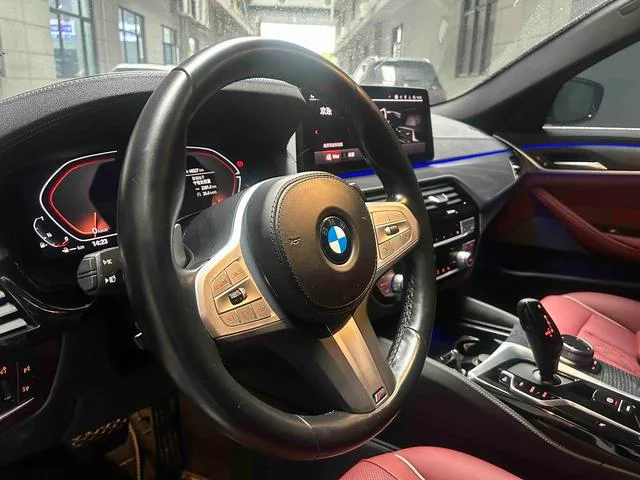 BMW 5 Series 2023 530Li Лидирующий M Спортивный костюм интерьер фото 14 BMW 5 Series 2023 530Li Лидирующий M Спортивный костюм интерьер фото 14