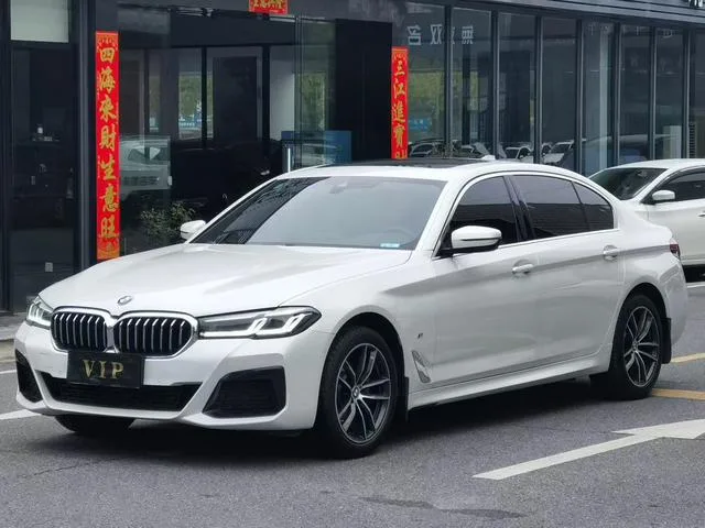 BMW 5 Series 2022 525Li M Спортивный костюм экстерьер фото 1 BMW 5 Series 2022 525Li M Спортивный костюм экстерьер фото 1