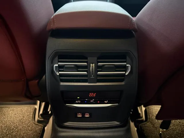 BMW 3 Series 2023 325i M Ensemble de sport intérieur photo 19