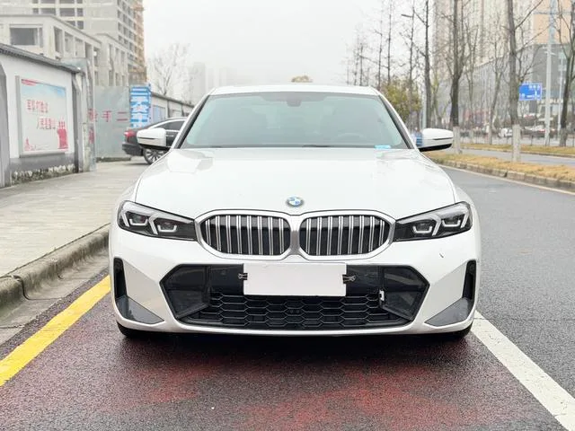 BMW 3 Series 2023 320Li M Sports suit exterior photo 2 BMW 3 Series 2023 320Li M Sports suit exterior photo 2