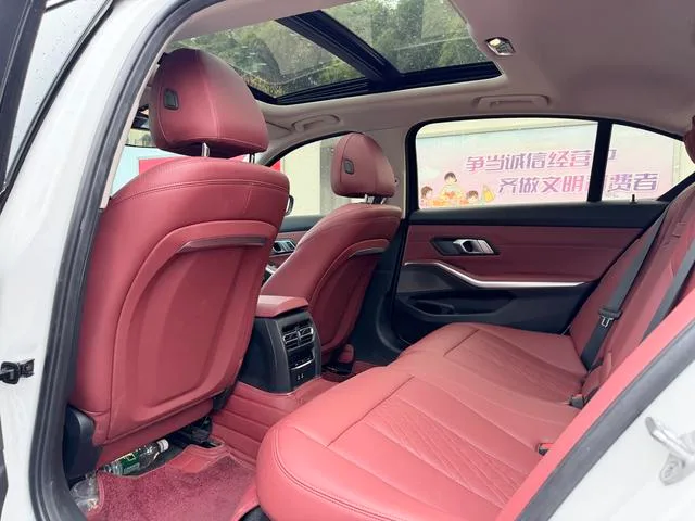 BMW 3 Series 2023 320Li M Sports suit interior photo 9 BMW 3 Series 2023 320Li M Sports suit interior photo 9