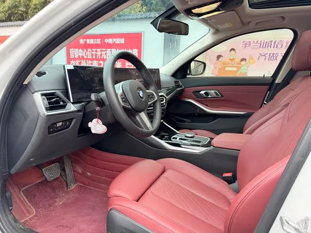 BMW 3 Series 2023 320Li M Sports suit interior photo 10 BMW 3 Series 2023 320Li M Sports suit interior photo 10