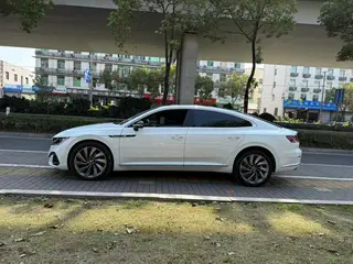 Volkswagen CC 2023 380TSI Version accrocheuse extérieur photo 4