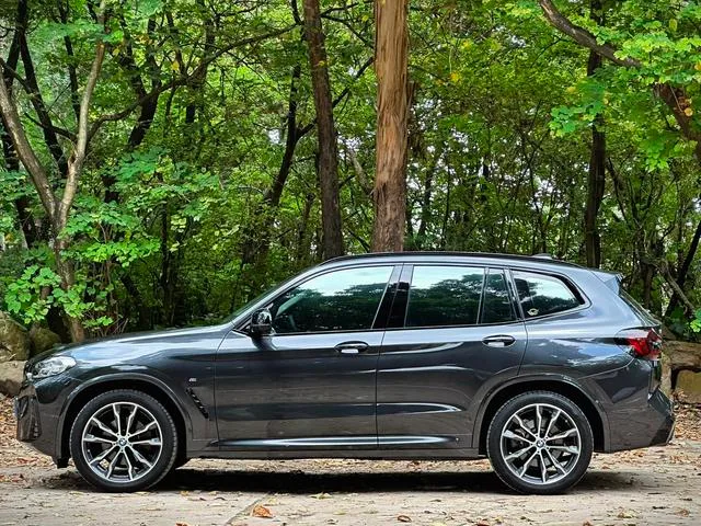 BMW X3 2023 xDrive30i Líder M Traje de noche Yao exterior foto 4 BMW X3 2023 xDrive30i Líder M Traje de noche Yao exterior foto 4
