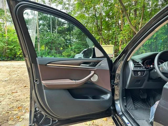 BMW X3 2023 xDrive30i Líder M Traje de noche Yao exterior foto 9 BMW X3 2023 xDrive30i Líder M Traje de noche Yao exterior foto 9