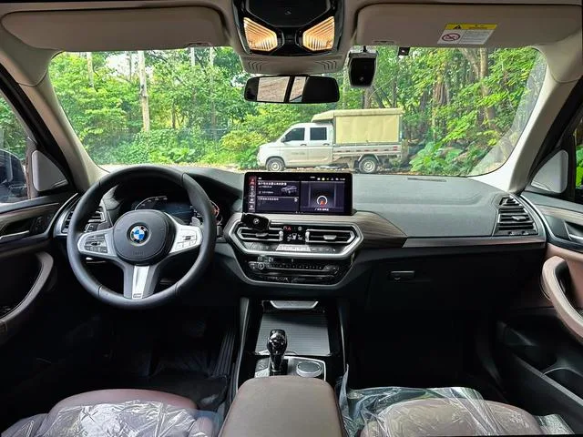 BMW X3 2023 xDrive30i Líder M Traje de noche Yao interior foto 17 BMW X3 2023 xDrive30i Líder M Traje de noche Yao interior foto 17