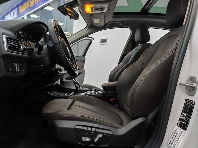 BMW 1 Series 2021 Модификация 120i M Спортивные ночные издания экстерьер фото 5 BMW 1 Series 2021 Модификация 120i M Спортивные ночные издания экстерьер фото 5