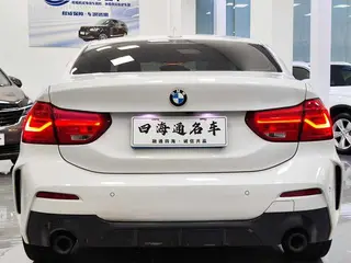 BMW 1 Series 2021 Модификация 120i M Спортивные ночные издания интерьер фото 14 BMW 1 Series 2021 Модификация 120i M Спортивные ночные издания интерьер фото 14