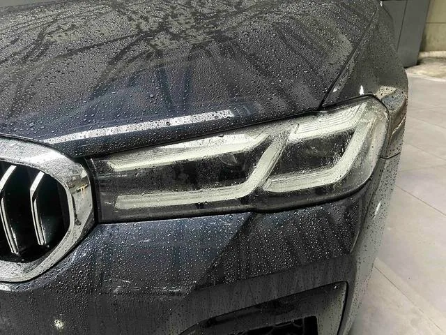 BMW 5 Series 2023 530Li Líder M Conjunto deportivo exterior foto 2