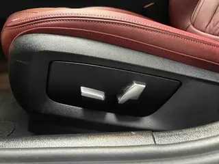 BMW 5 Series 2023 530Li Líder M Conjunto deportivo exterior foto 4