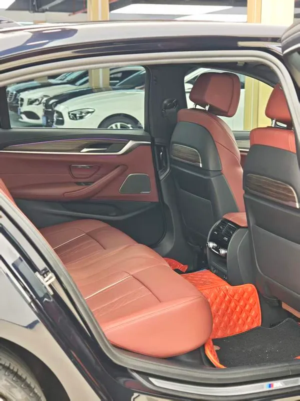 BMW 5 Series 2022 Second change 530Li Premium Class M Sports suit interior photo 10 BMW 5 Series 2022 Second change 530Li Premium Class M Sports suit interior photo 10