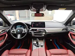 BMW 5 Series 2022 Second change 530Li Premium Class M Sports suit interior photo 12 BMW 5 Series 2022 Second change 530Li Premium Class M Sports suit interior photo 12