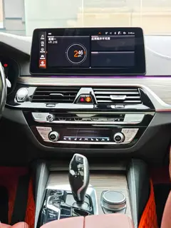 BMW 5 Series 2022 Second change 530Li Premium Class M Sports suit interior photo 13 BMW 5 Series 2022 Second change 530Li Premium Class M Sports suit interior photo 13