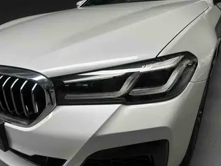 BMW 5 Series 2023 530Li Лидирующий M Спортивный костюм экстерьер фото 3