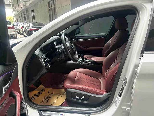 BMW 5 Series 2023 530Li Лидирующий M Спортивный костюм экстерьер фото 10