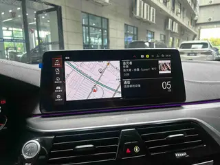 BMW 5 Series 2023 530Li Лидирующий M Спортивный костюм интерьер фото 15