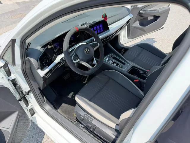 Volkswagen Golf 2023 280TSI DSG Pro interior photo 6 Volkswagen Golf 2023 280TSI DSG Pro interior photo 6