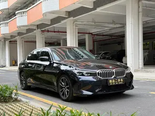 BMW 3 Series 2023 320Li M Conjunto deportivo exterior foto 5 BMW 3 Series 2023 320Li M Conjunto deportivo exterior foto 5
