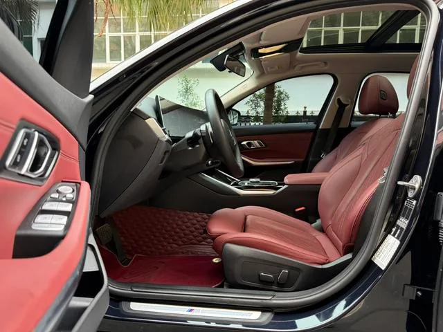 BMW 3 Series 2023 320Li M Conjunto deportivo exterior foto 8 BMW 3 Series 2023 320Li M Conjunto deportivo exterior foto 8