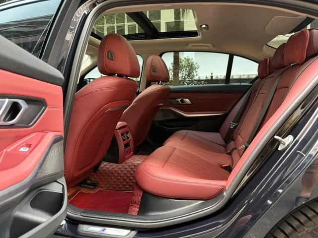 BMW 3 Series 2023 320Li M Conjunto deportivo interior foto 9 BMW 3 Series 2023 320Li M Conjunto deportivo interior foto 9