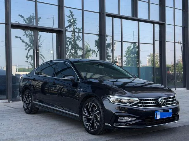 Volkswagen Magotan 2023 200 Dix mille éditions commémoratives 330TSI DSG Type de luxe extérieur photo 3