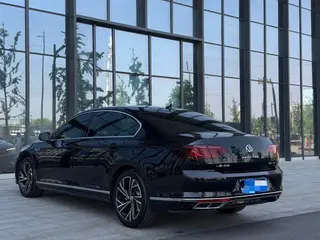 Volkswagen Magotan 2023 200 Dix mille éditions commémoratives 330TSI DSG Type de luxe extérieur photo 4